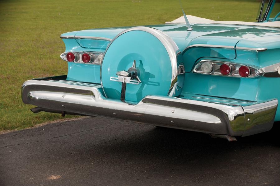 Детали экстерьера Edsel Corsair Convertible 1959 года  (фото 46 из 82)